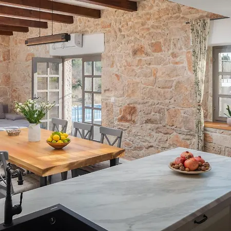 Holiday home Pet Friendly In Dubrava Kod Sibenika