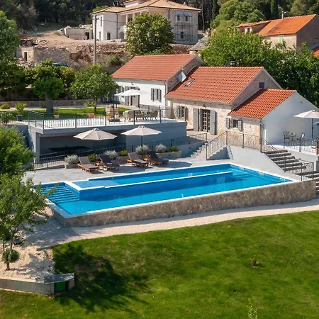 Pet Friendly In Dubrava Kod Sibenika Holiday home *