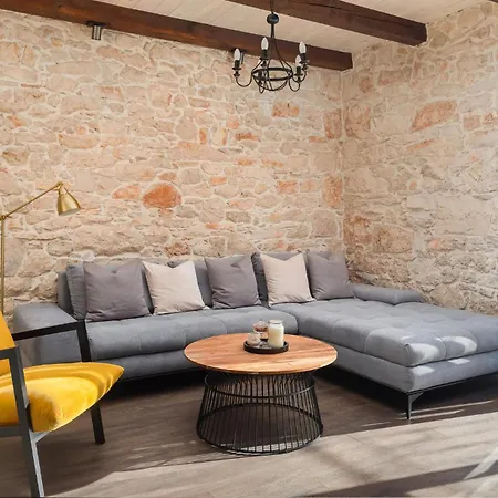 Pet Friendly In Dubrava Kod Sibenika * Potege