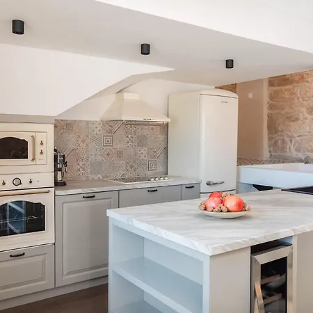 Lovely In Dubrava Kod Sibenika Tatil Evi