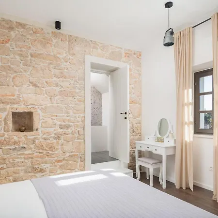 Lovely In Dubrava Kod Sibenika