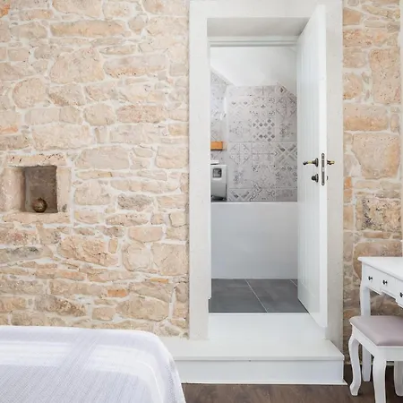 Lovely In Dubrava Kod Sibenika בית נופש *