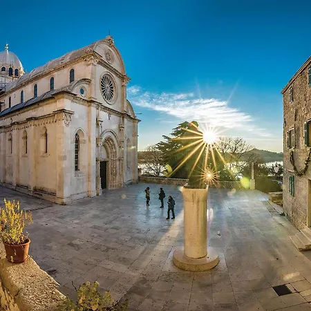 Lovely In Dubrava Kod Sibenika בית נופש Protega