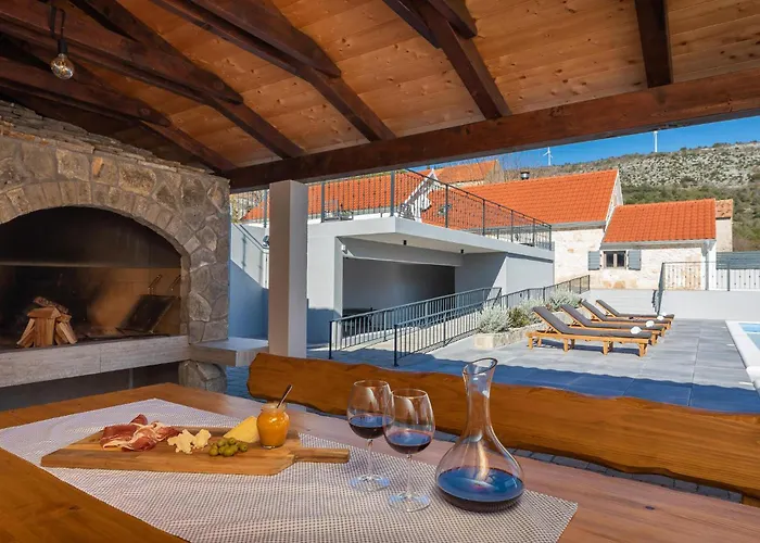 בית נופש Lovely In Dubrava Kod Sibenika Protega