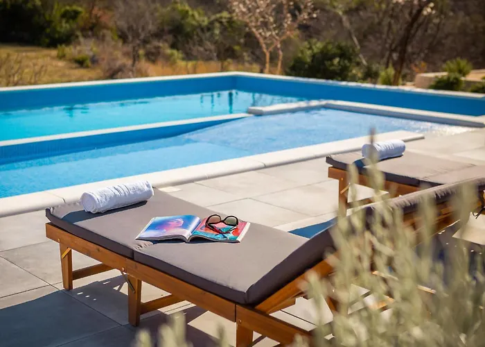 Lovely In Dubrava Kod Sibenika בית נופש *