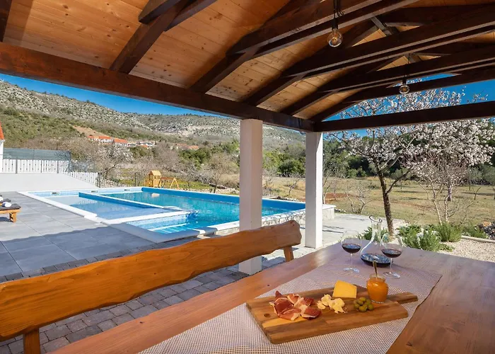 Lovely In Dubrava Kod Sibenika * Protega