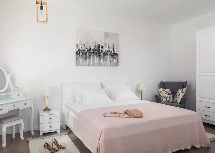 בית נופש Lovely In Dubrava Kod Sibenika Protega