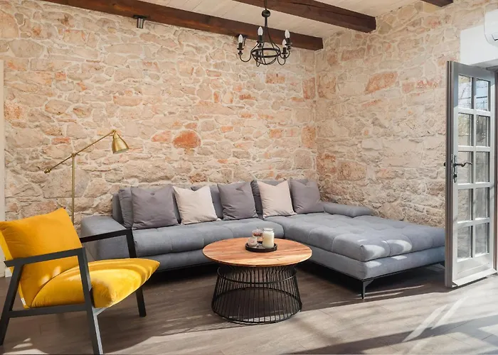 Lovely In Dubrava Kod Sibenika * Protega