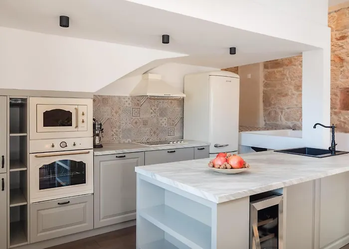 Lovely In Dubrava Kod Sibenika בית נופש