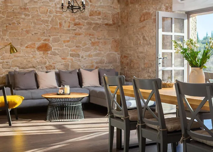 Lovely In Dubrava Kod Sibenika Holiday home