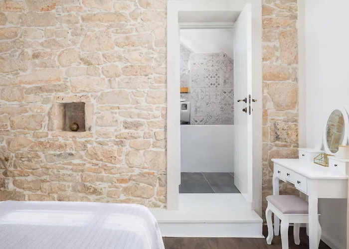 Lovely In Dubrava Kod Sibenika בית נופש *