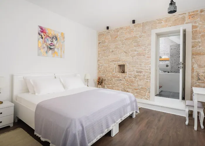 Lovely In Dubrava Kod Sibenika * Protega